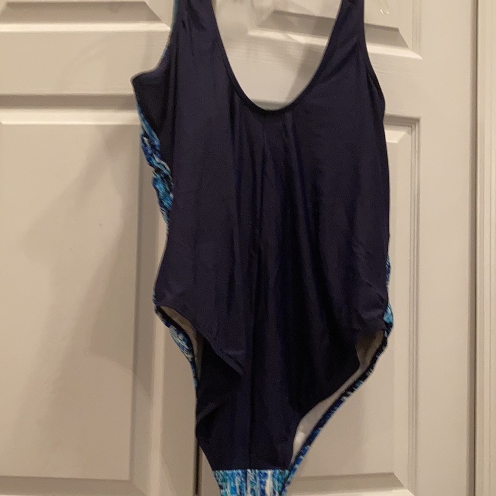 # Avenue ruffled one-piece Bathing suit sz 22 - Picture 5 of 5